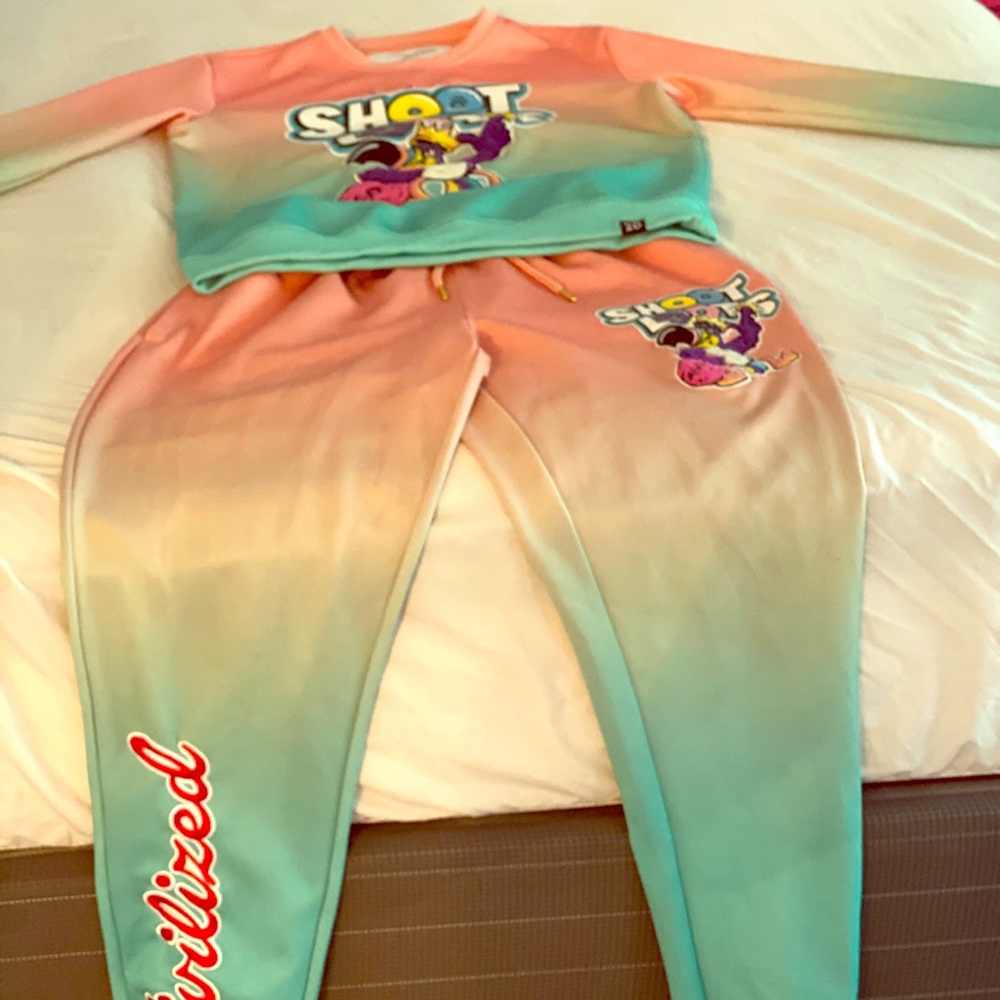 Men Large (SHOOT LOOTS) sweatsuit pink/teal